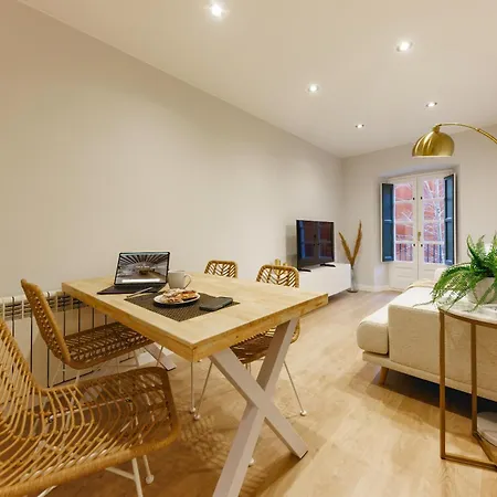 Bravissimo Mora 4 Apartment