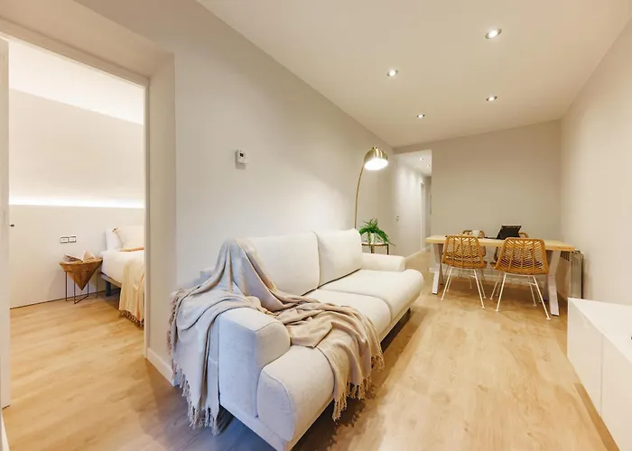Bravissimo Mora 4 * Жирона